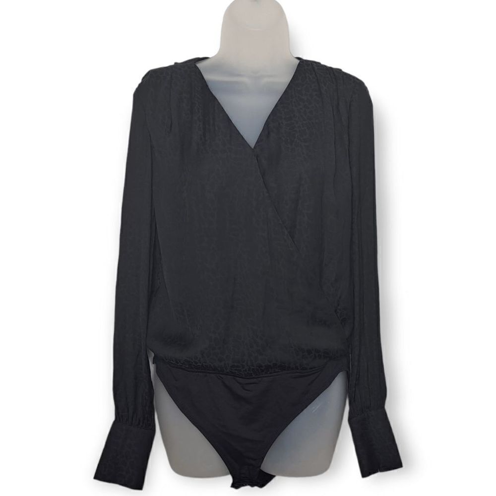 H&M V Neck Surplice Long Sleeve Animal Print Body Suit size 6